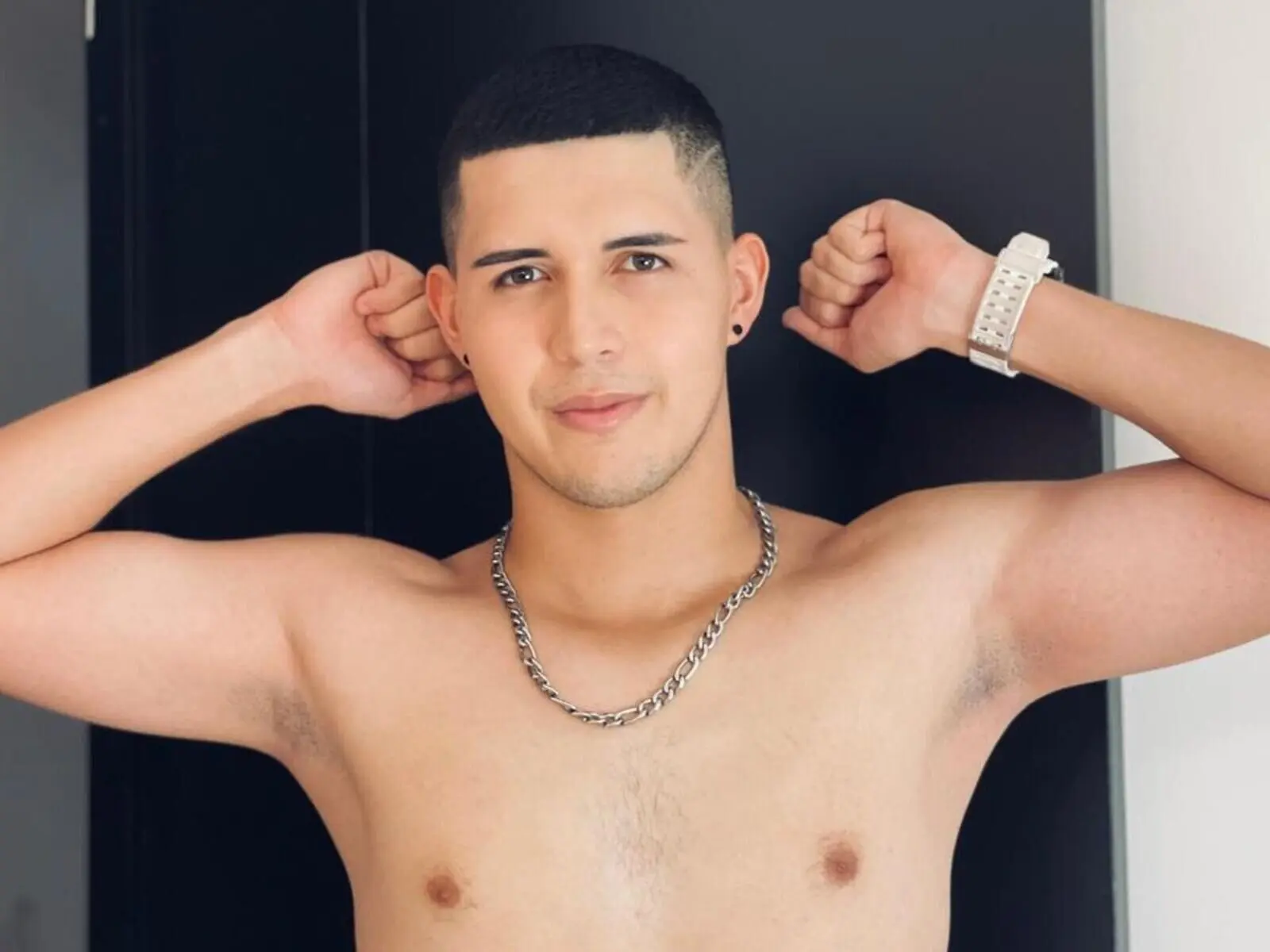 View JulianCruz Fuck Vids and Pics