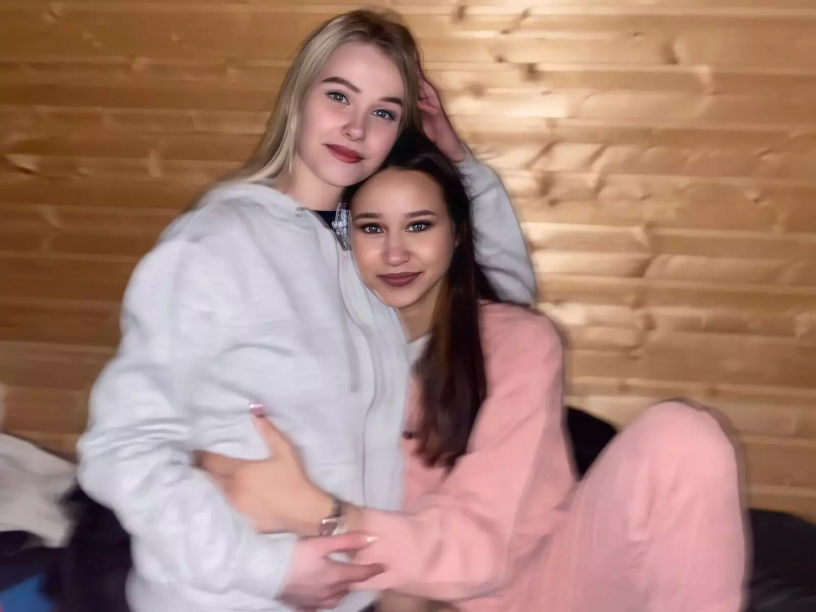 View KamilaAndLuna Fuck Vids and Pics