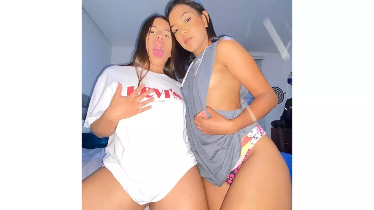 View MaddieAndAbby Fuck Vids and Pics