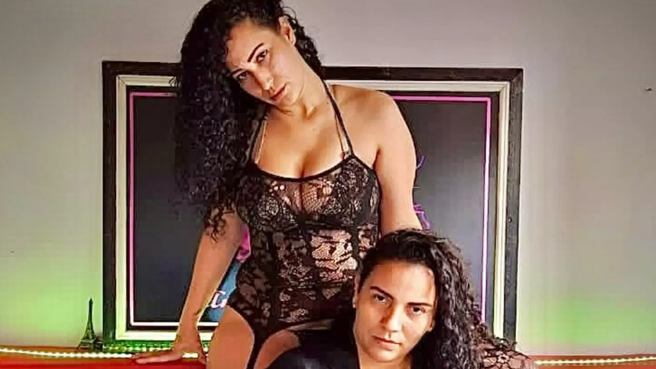 View SandraAndCarmen Fuck Vids and Pics